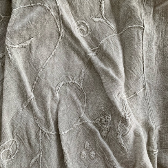 💚 Victoria Moon embroidered tee - Picture 9 of 12